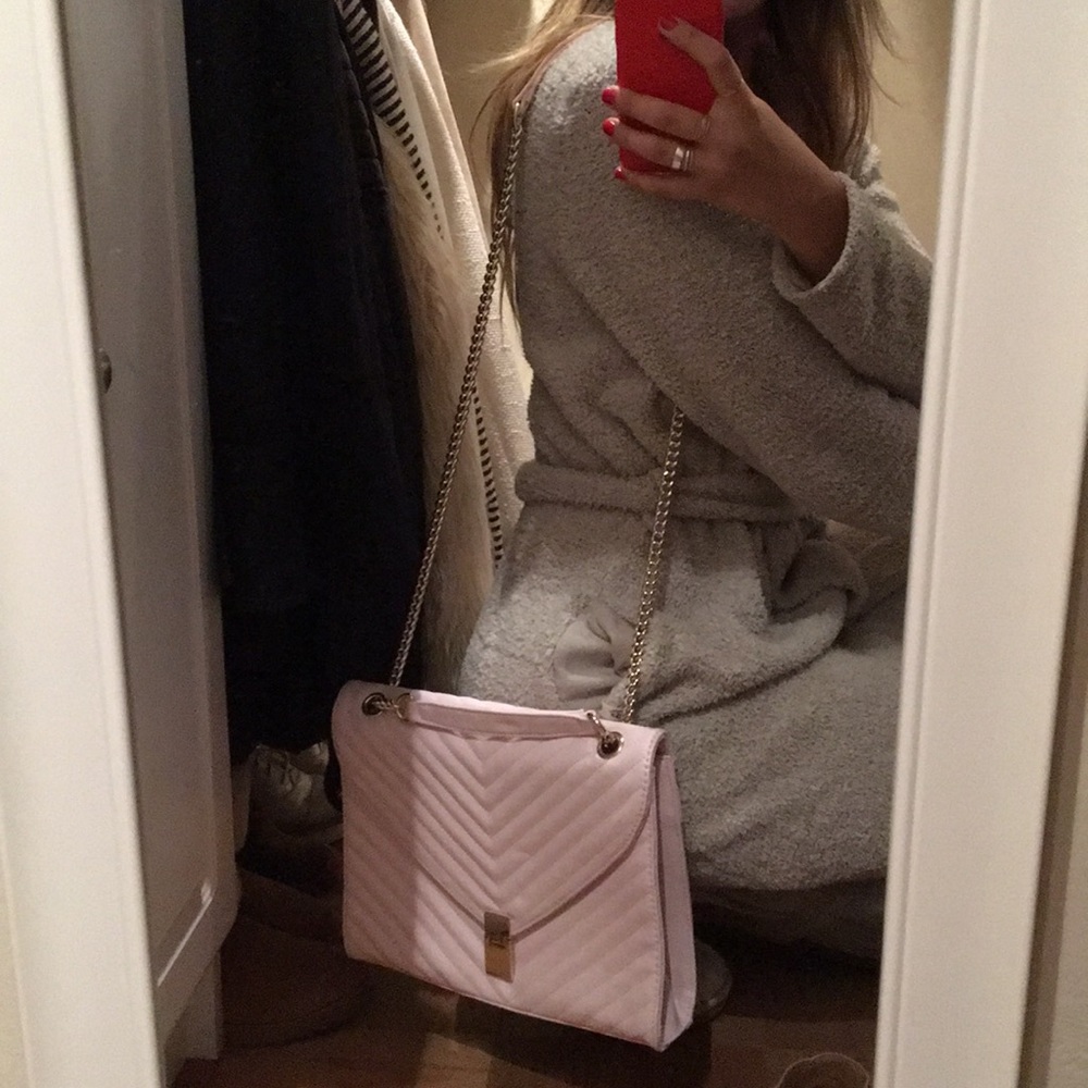 JustFab Quilted Chain Shoulder Bag - Picture 8 of 8